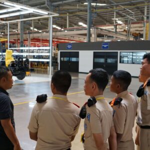 DCVI dukung pendidikan vokasi lewat donasi mesin bus dan pelatihan SMK