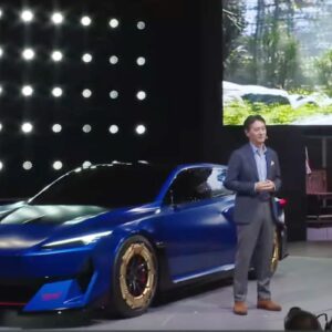 Subaru pamer dua konsep STI di JMS, satu listrik, satu bermesin bensin