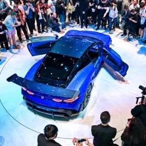 Mobil sport listrik Denza Z diuji di sirkuit Nurburgring