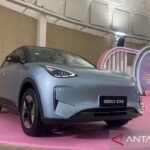 Mobil listrik Geely EX2 diluncurkan dengan harga mulai Rp229 juta