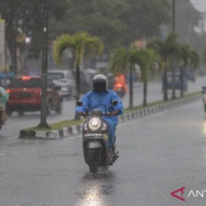 Pemilik bengkel sarankan motor yang kehujanan segera dicuci