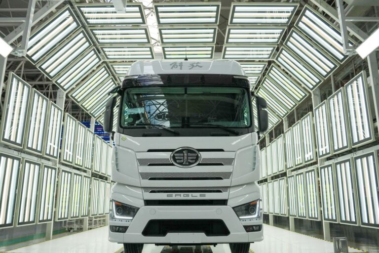 FAW Jiefang, kendaraan niaga China percepat ekspansi di Indonesia