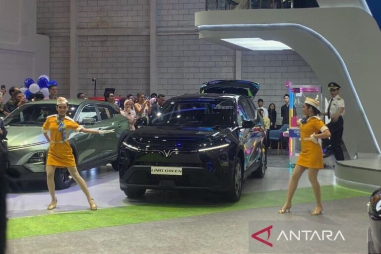 VinFast Limo Green diluncurkan dengan harga spesial di IIMS 2026